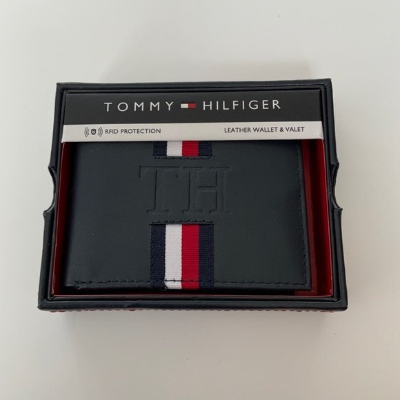 Tommy Hilfiger Wallet Navy RFID Leather Wallet & Valet - Picture 7 of 11
